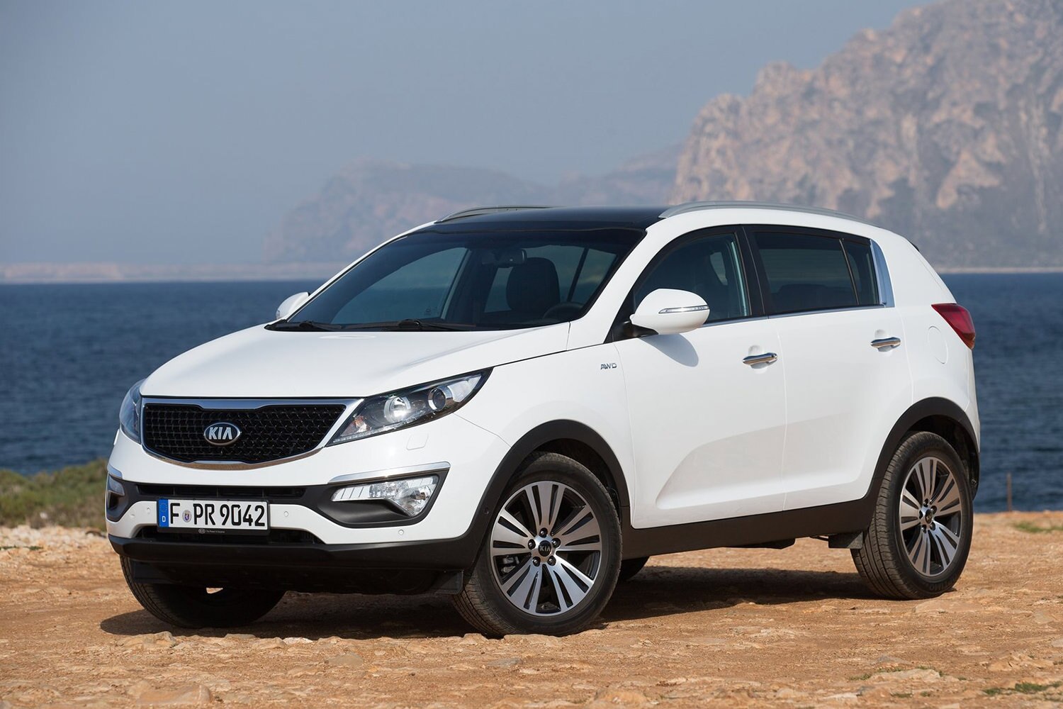مقایسه کیا اسپورتیج SL با تویوتا RAV4+ مشخصات فنی