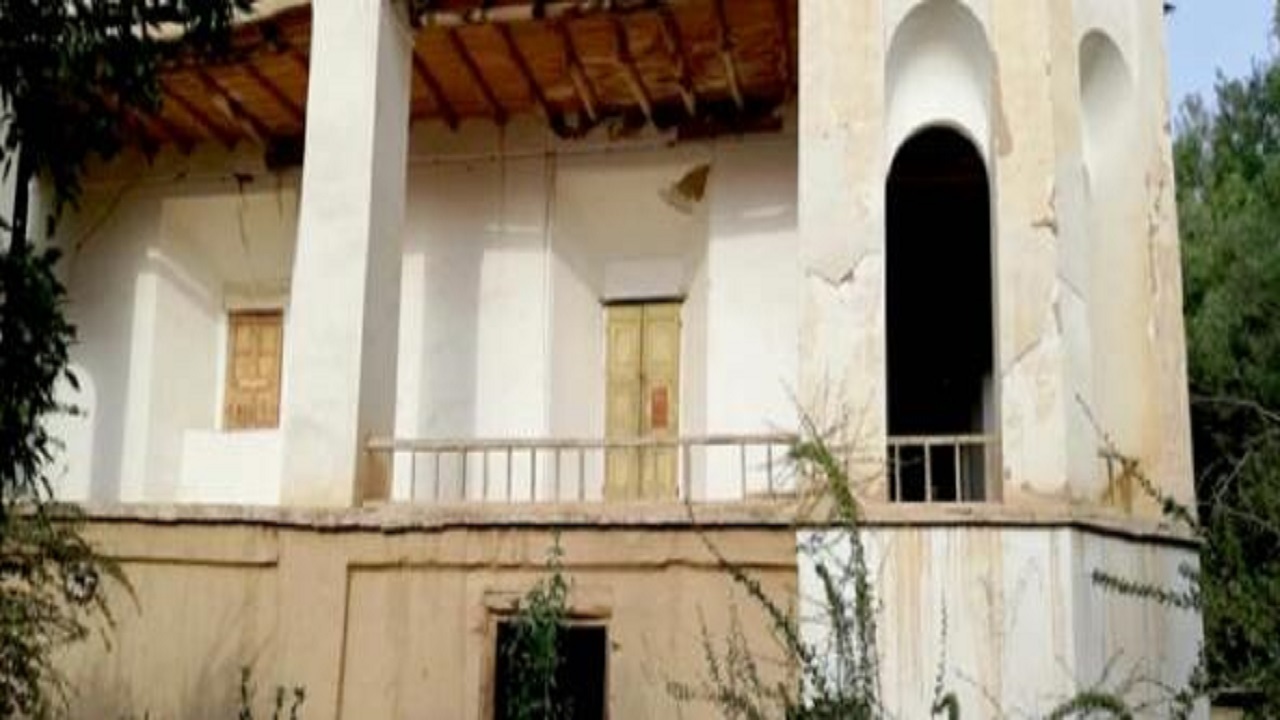 مرمت خانه باغ تاریخی صدر شریف در فیض آباد تفت
