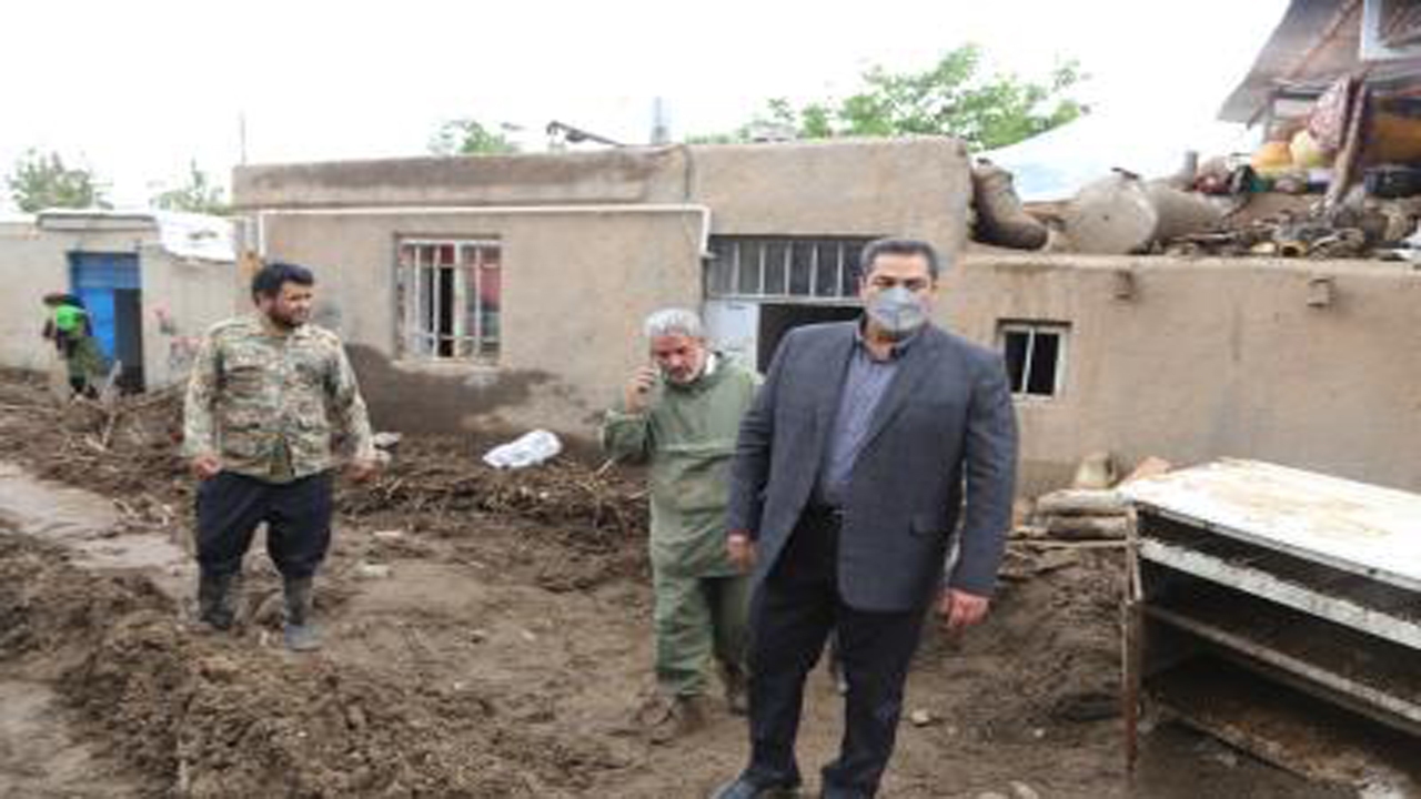 فرمانداران نسبت به بازگشایی مسیر رودخانه ها اقدام کنند