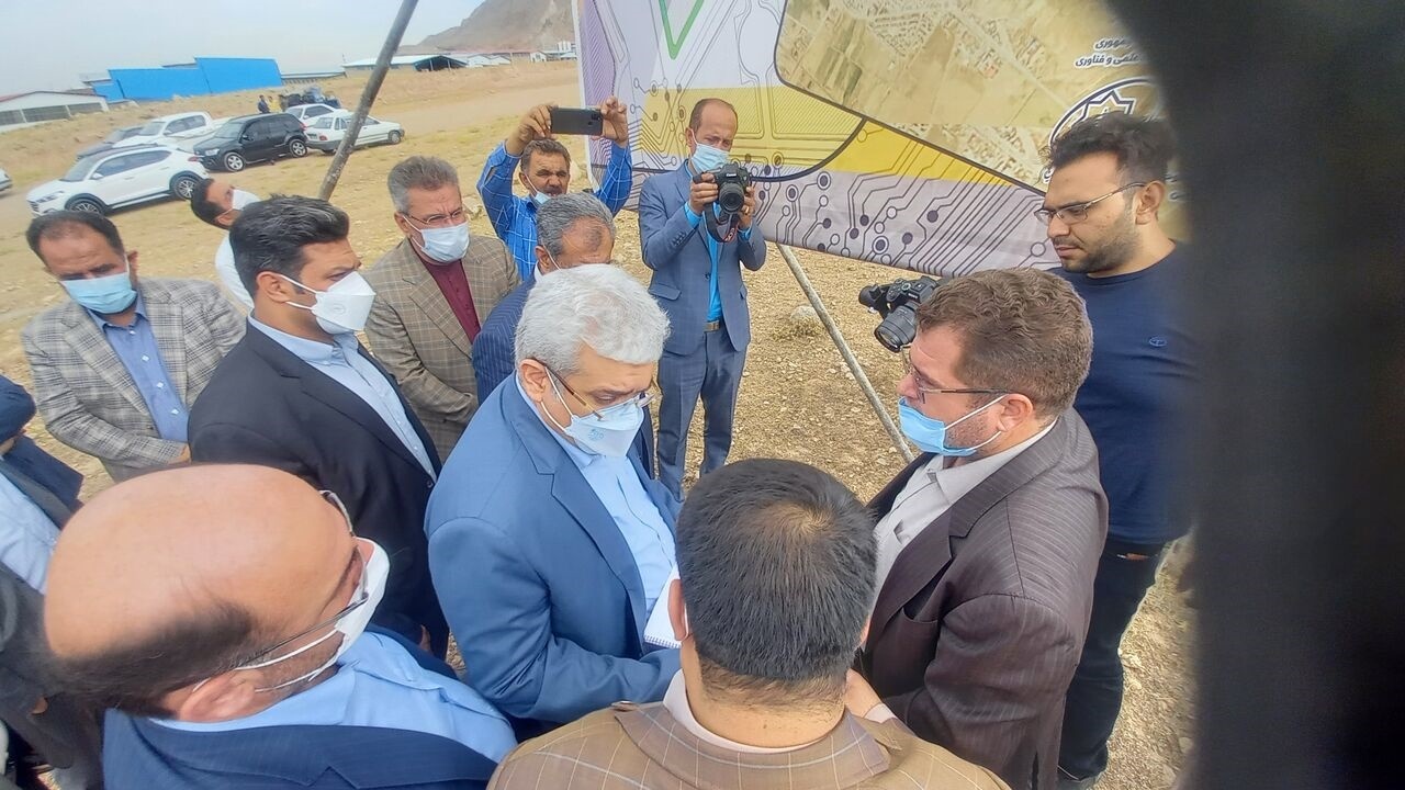 معاون علمی رییس جمهوری از محل ساخت پردیس فناوری آبیک بازدید کرد