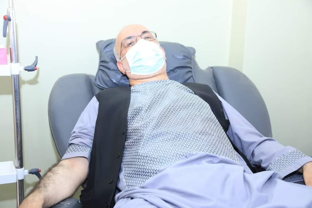والی و شهروندان هرات به نیروهای امنیتی خون اهدا کردند + تصاویر