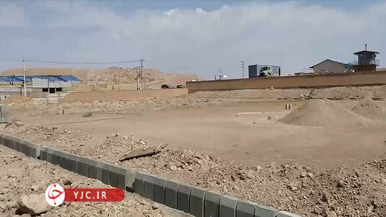 بلاتکلیفی زمین فوتبال هادیشهر+فیلم