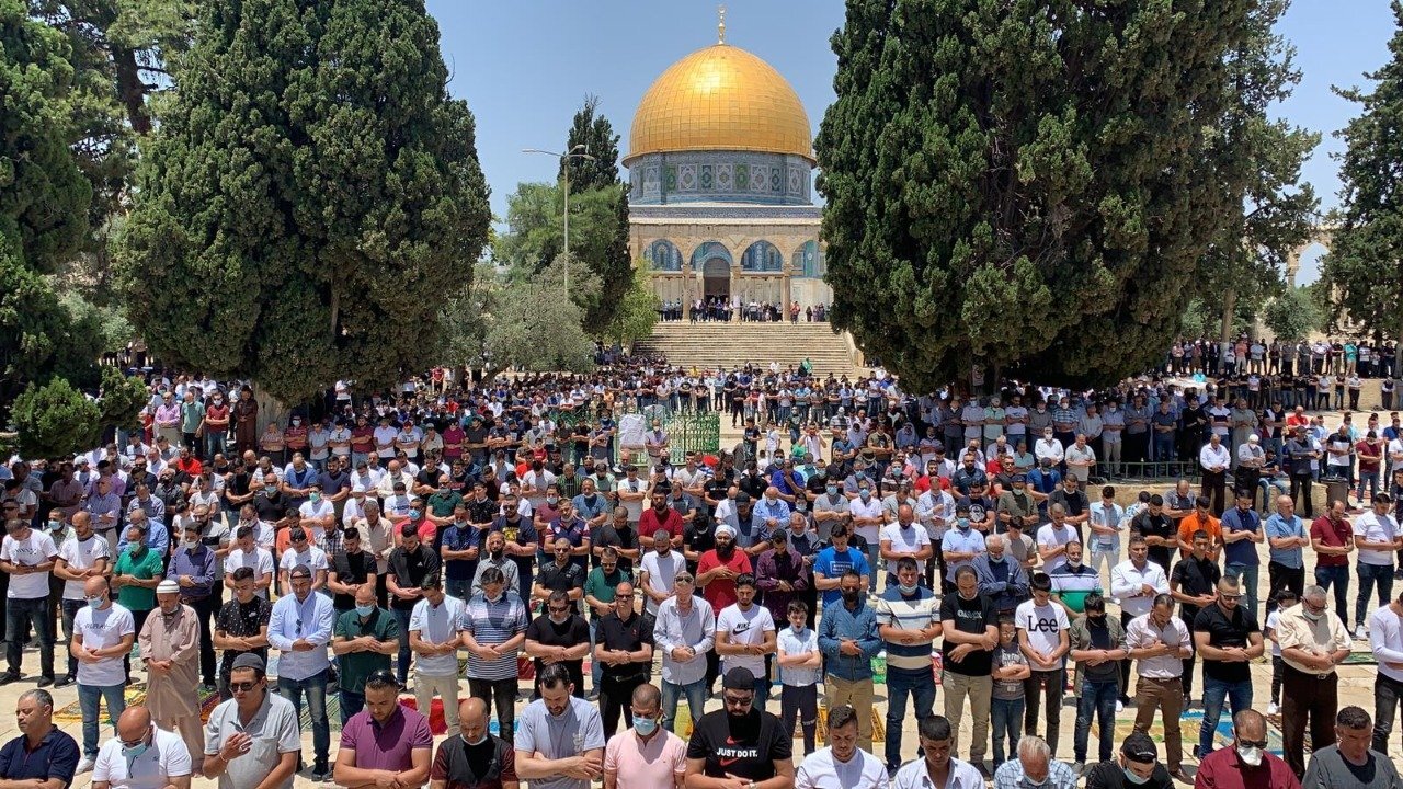 بیش از ۱۰۰ هزار فلسطینی نماز عید قربان را در مسجد الاقصی به جا آوردند