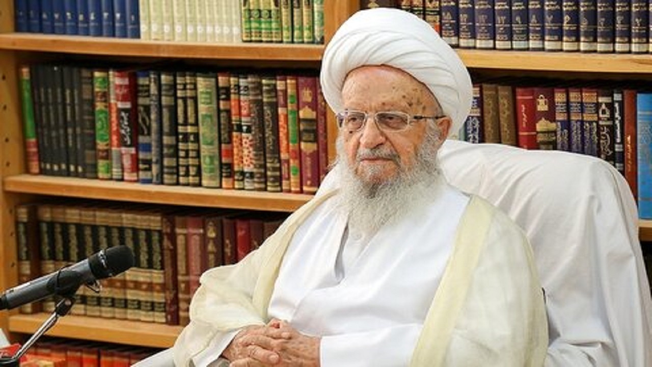 پاسخ آیت الله مکارم شیرازی به استفتائاتی درباره سگ