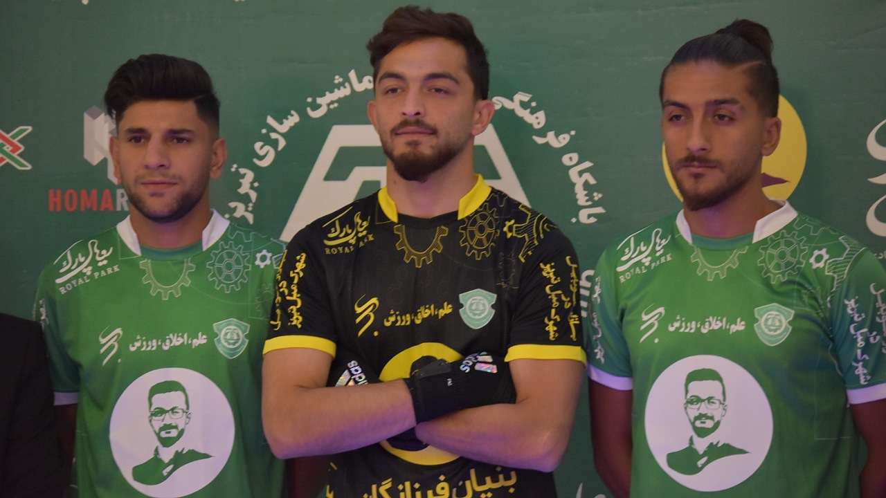 رونمایی از کیت جدید تیم فوتبال ماشین سازی + تصاویر