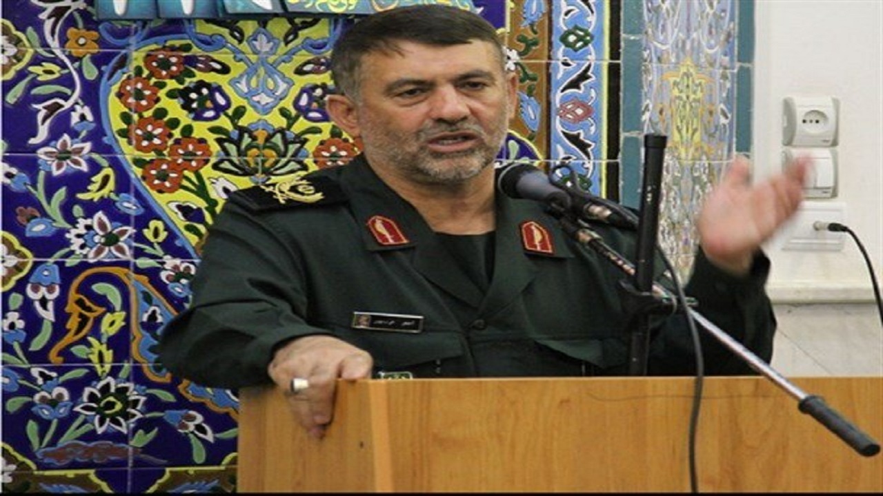 مسئولان در چند سال اخیر به انحراف رفته‌اند