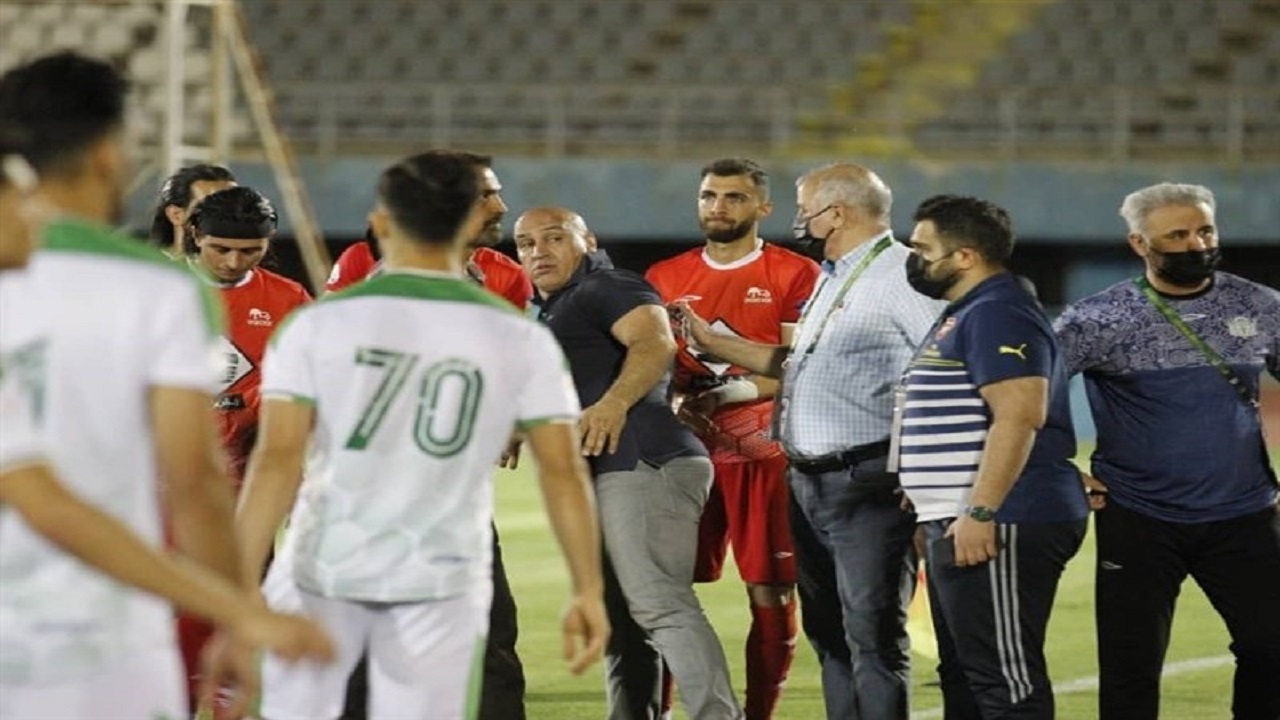 مربی آلومینیوم به بیمارستان منتقل شد