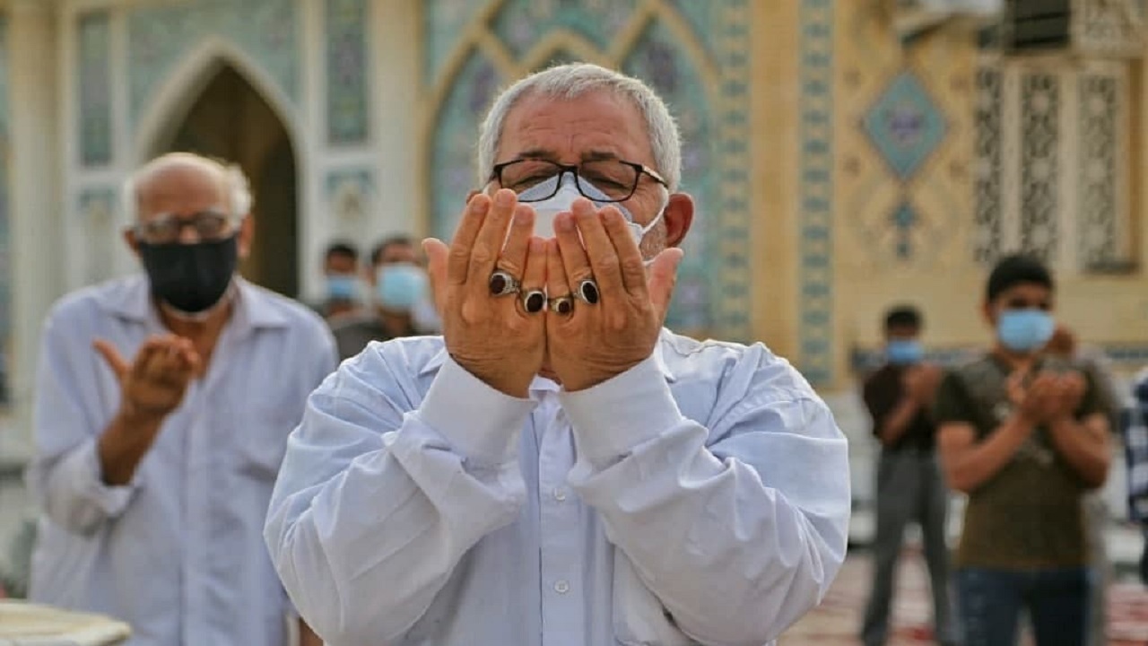 اقامه نماز با شکوه عید سعید قربان در لار + تصاویر