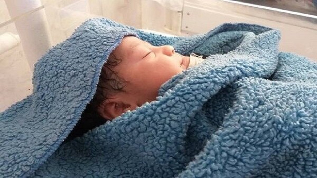 به دنیا آمدن نوزاد عجول در آمبولانس