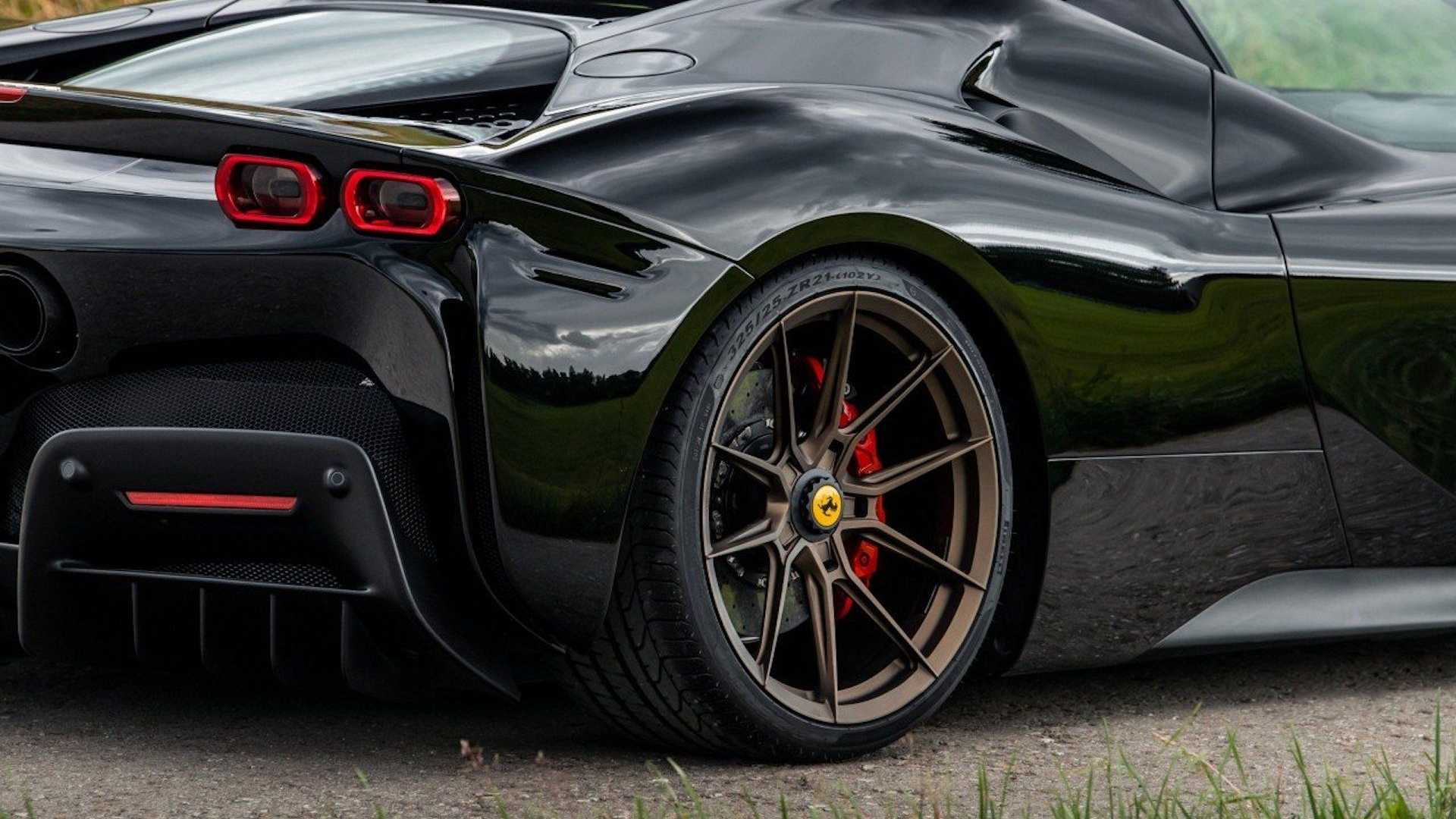 خودروی Ferrari SF ۹۰ Stradale 