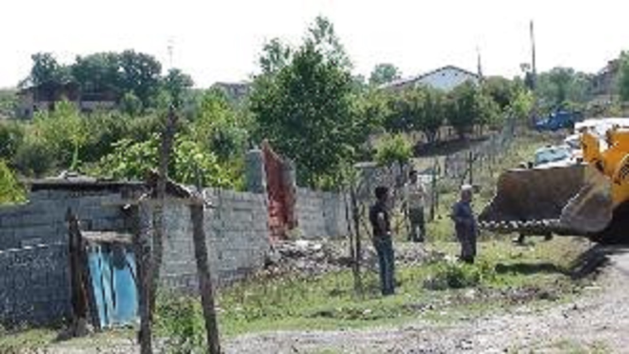رهاسازی اراضی کشاورزی تصرف شده در نور