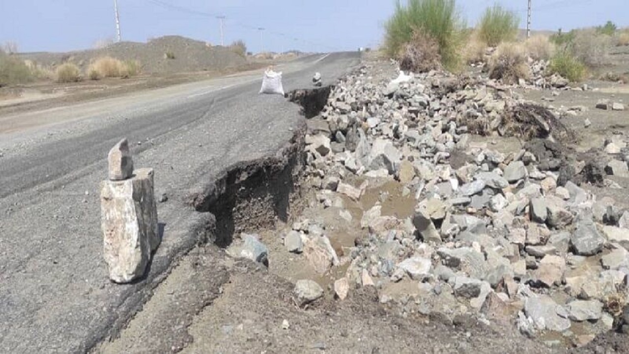 بارندگی به ۳۵۸ کیلومتر راه در جنوب سیستان و بلوچستان خسارت زد