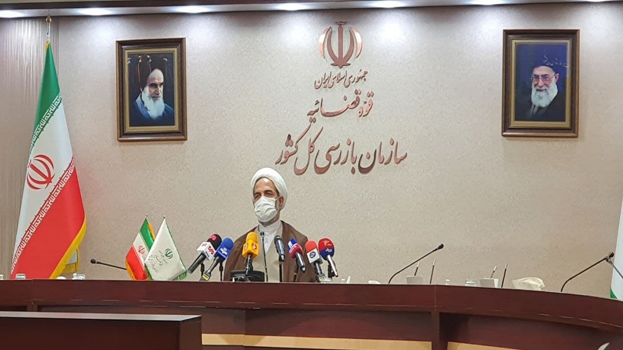 دستور سازمان بازرسی کل کشور برای پیگیری حادثه اتوبوس حامل خبرنگاران و سربازان/صدور حکم بدوی انفصال دائم برای شهردار سابق منطقه یک تهران و معاون فعلی حناچی