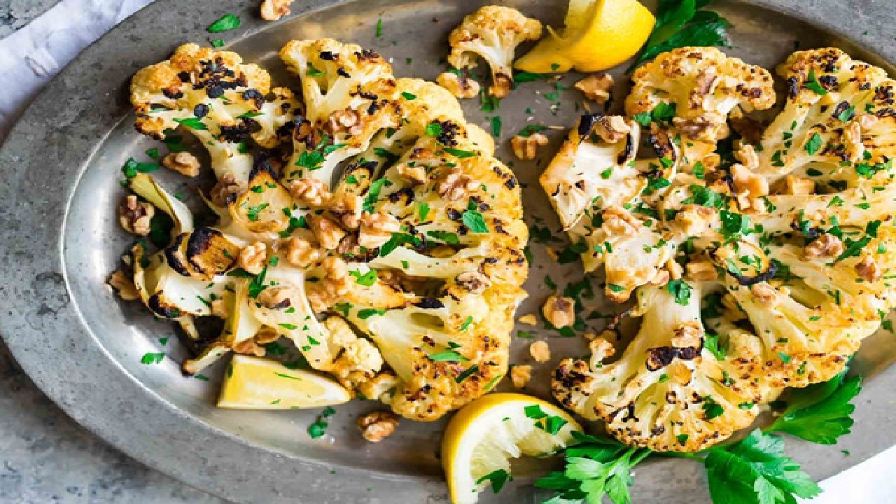 آموزش آشپزی؛ از اسکالوپ گوجه فرنگی و استیک گل کلم با عدس تا کاسرول مرغ و بروکلی کتویی +تصاویر