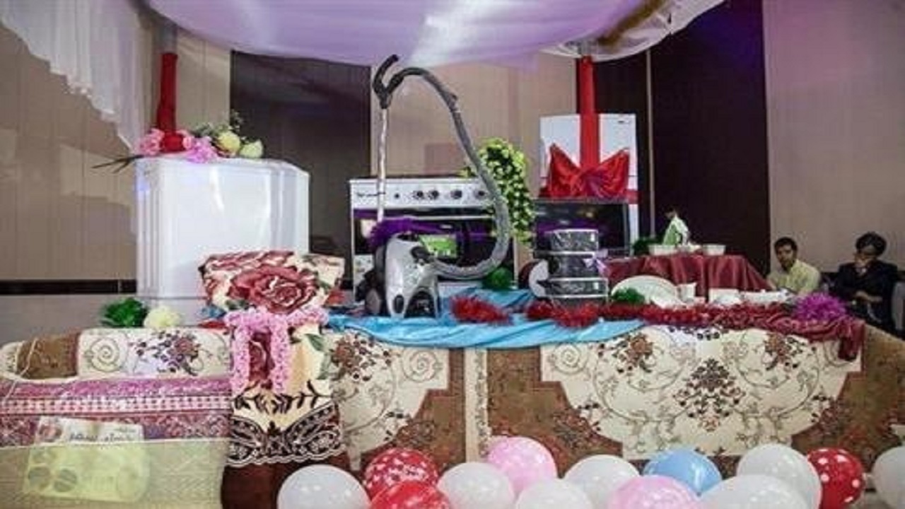 جهیزیه هدیه کمیته امداد خوزستان به نوعروسان نیازمند