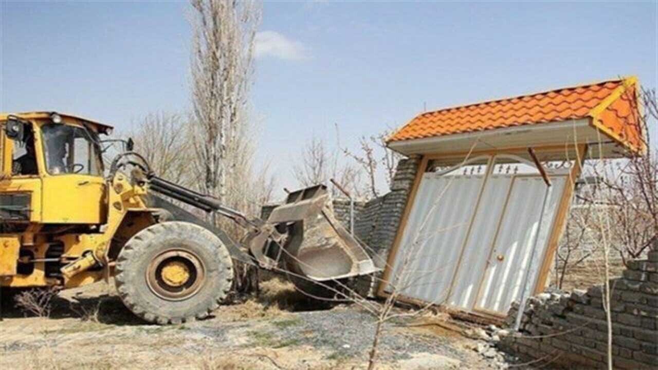 خراب شدن کاخ مفسدان مقابل چشم آنها/ بازگشت وجب به وجب اراضی بیت المال به مردم خراب شدن کاخ مفسدان مقابل چشم آنها/ بازگشت وجب به وجب اراضی بیت المال به مردم