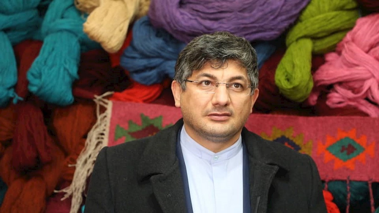 المان گلیم در میدان اصلی عنبران احداث می‌شود