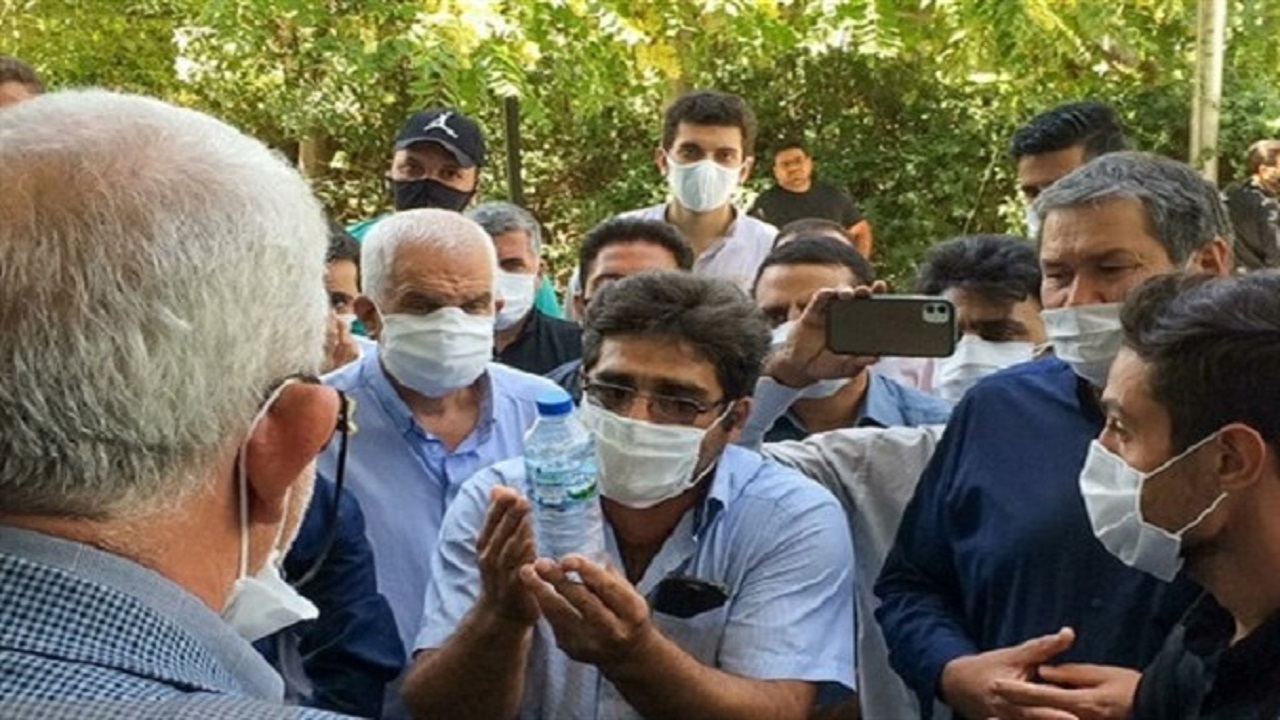 تجمع دامداران خراسان رضوی در مقابل سازمان جهاد کشاورزی