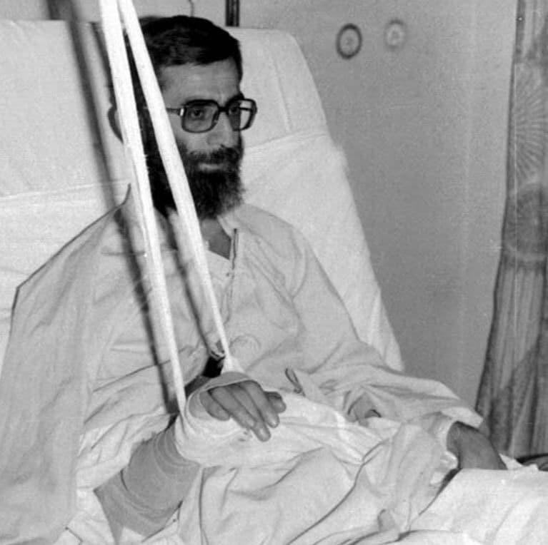 رهبر انقلاب