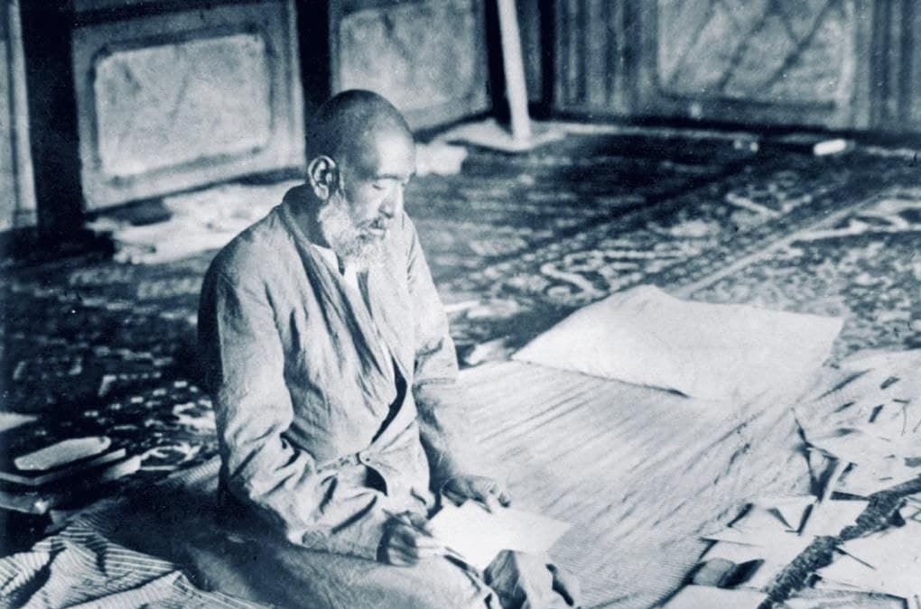 سیره علمای شیعه در استفاده از کالای تولیدی ممالک اسلامی/ یک روز عبا یک روز واکسن