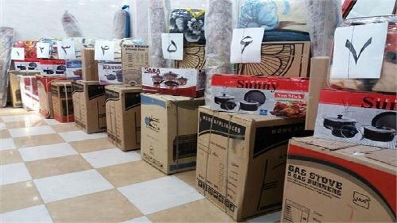 اهداء ۷ سری جهیزیه به نوعروسان مددجوی کمیته امداد خراسان شمالی