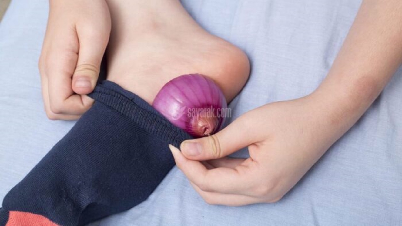 چرا هنگام خوابیدن پیاز را داخل جوراب قرار دهیم؟