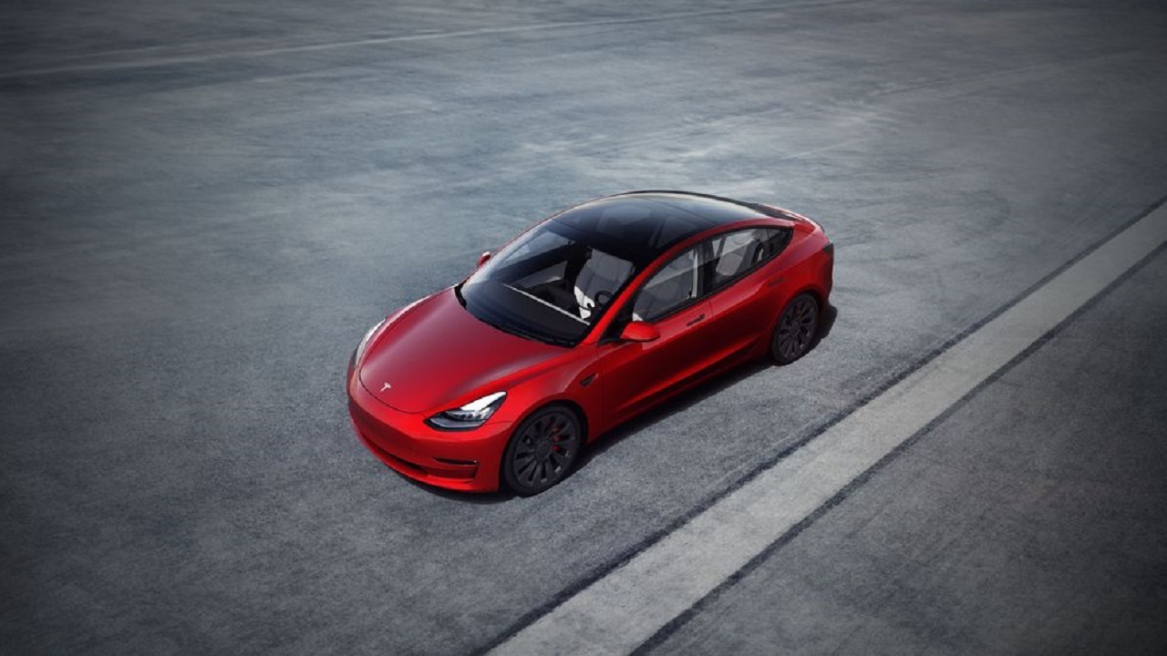 فراخوانی بیش از ۲۸۵ هزار دستگاه تسلا در چین