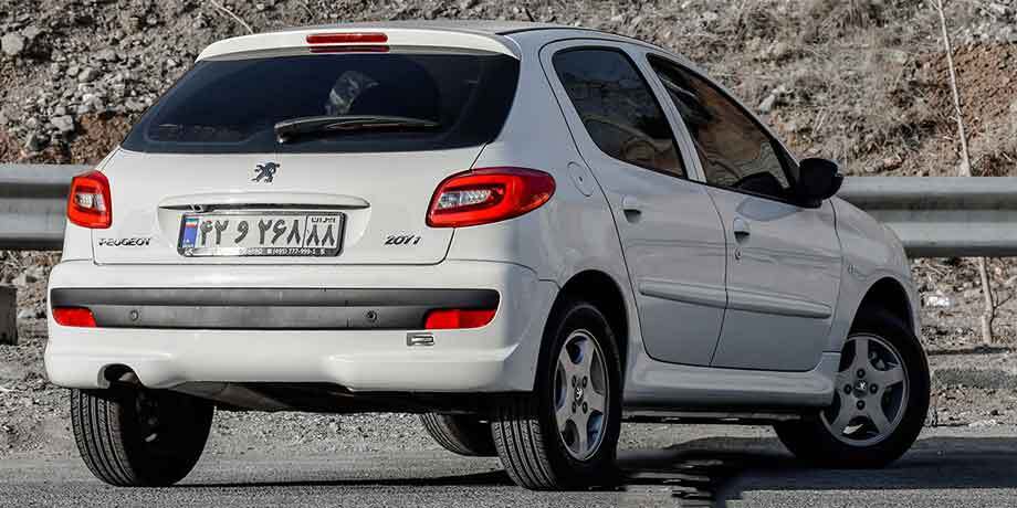 میتسوبیشی لنسر 1800 بخریم یا پژو 207 آی؟ + مشخصات فنی