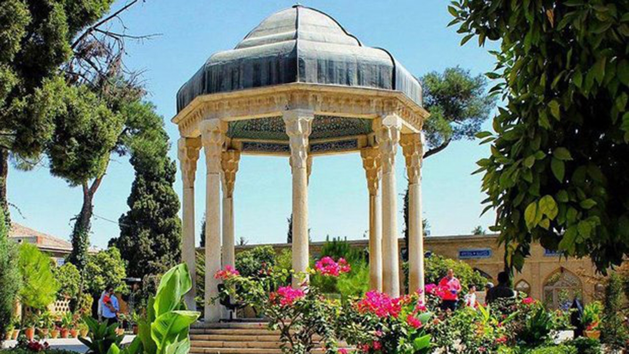 طرح هنرمندان و حافظ در شیراز آغاز شد