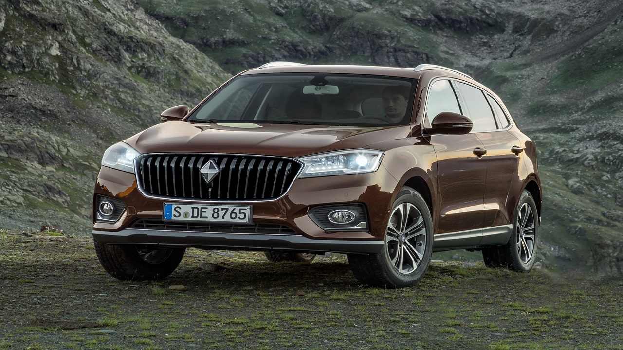 بورگوارد BX7 بخریم یا رنو کولیوس؟ + مشخصات فنی