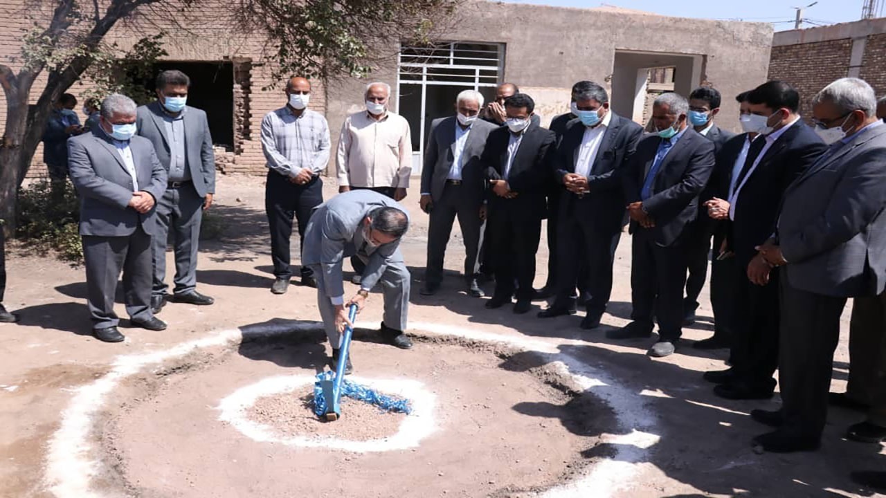 کلنگ ساخت مدرسه خیرساز در مهدی آباد واحد به زمین خورد
