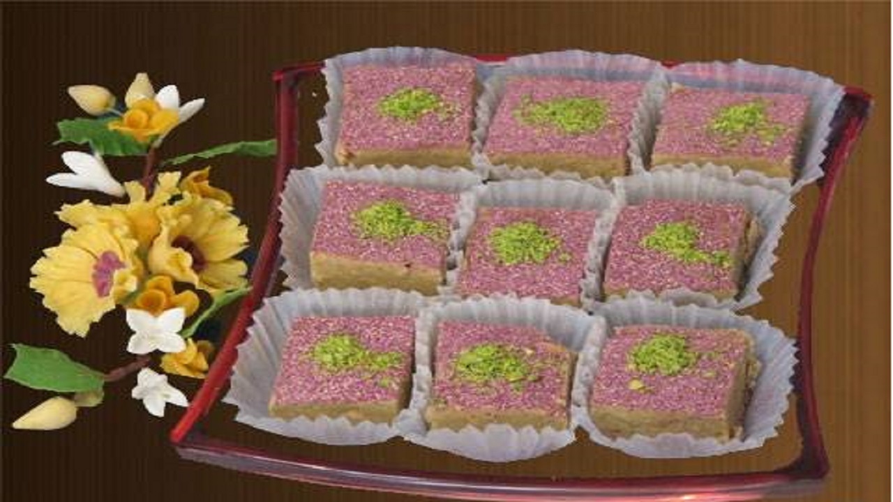 طرز تهیه حلوا گل محمدی (گل سرخ) با آرد سفید