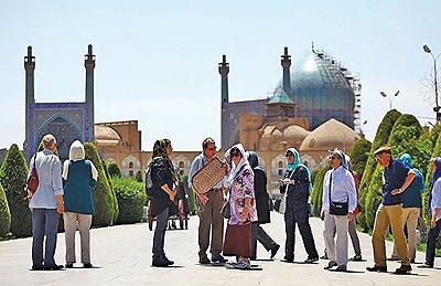 بازنگری در دوره‌های آموزشی راهنمایان گردشگری
