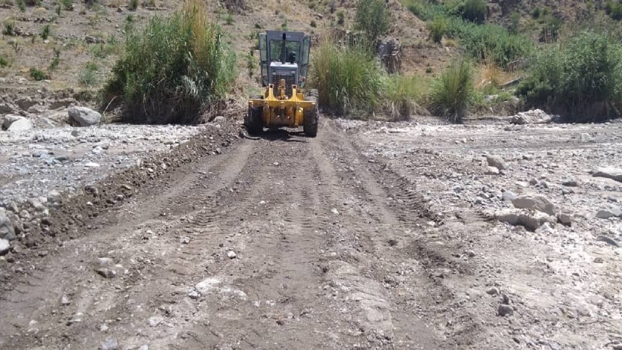 بازگشایی راه‌های خسارت دیده روستایی جیرفت