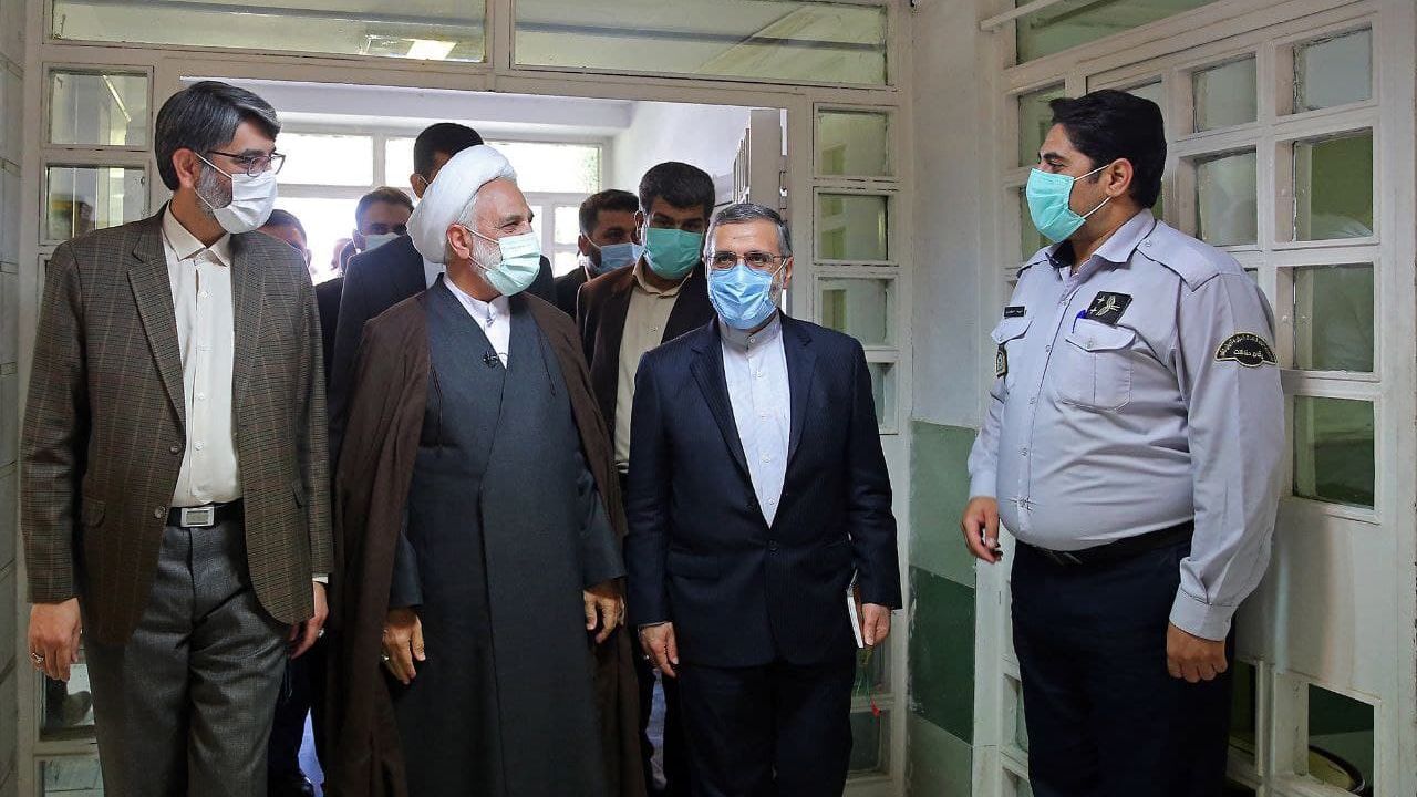 وقتی رکود صادرات بر معیشت بافندگان گره کور میزند وقتی رکود صادرات بر معیشت بافندگان گره کور میزند