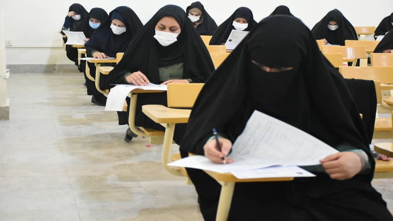 آزمون آموزشیاران نهضت و معلمان قرآنی در قم برگزار شد