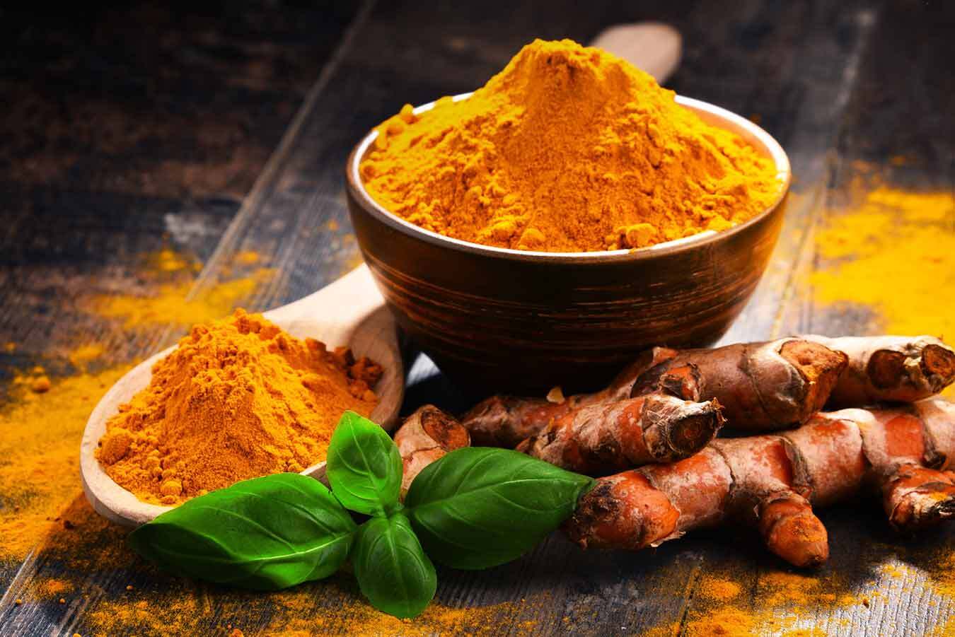 عوارض زردچوبه