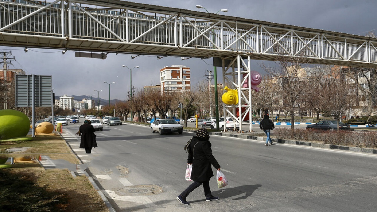 پلهای بدون عابر درهمدان/دستبرد به پلهای فلزی پلهای بدون عابر درهمدان/دستبرد به پلهای فلزی