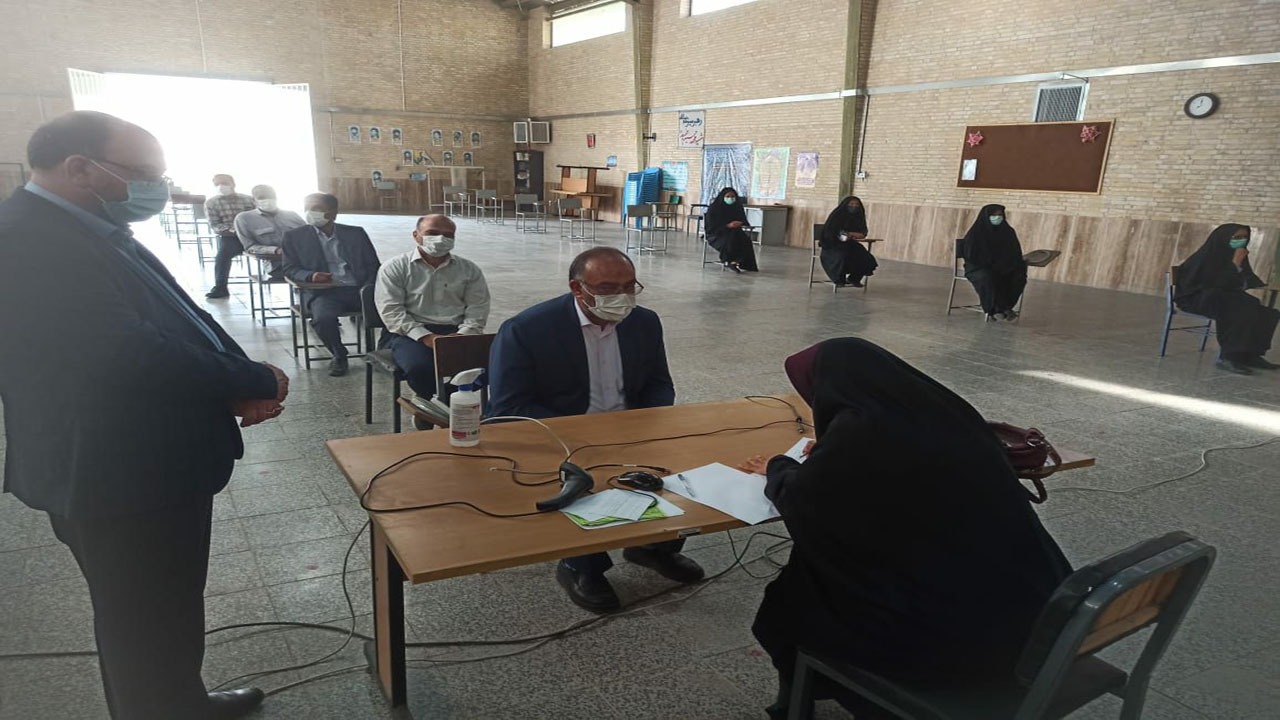 آغاز واکسیناسیون فرهنگیان در انار
