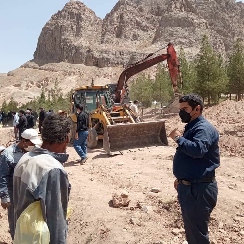 دفن اموات در حاشیه کوه 