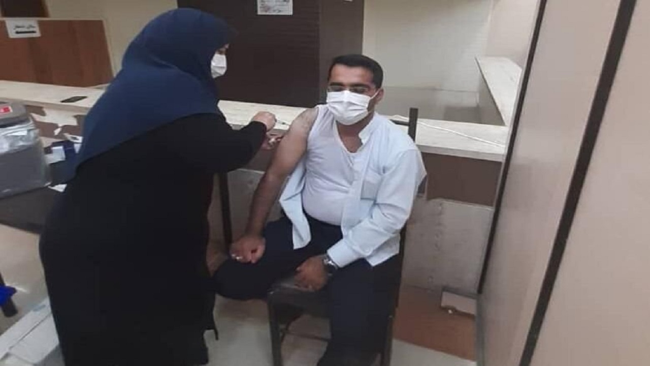 آغاز واکسیناسیون استادان و دانشجویان دانشگاه آزاد اسلامی یزد