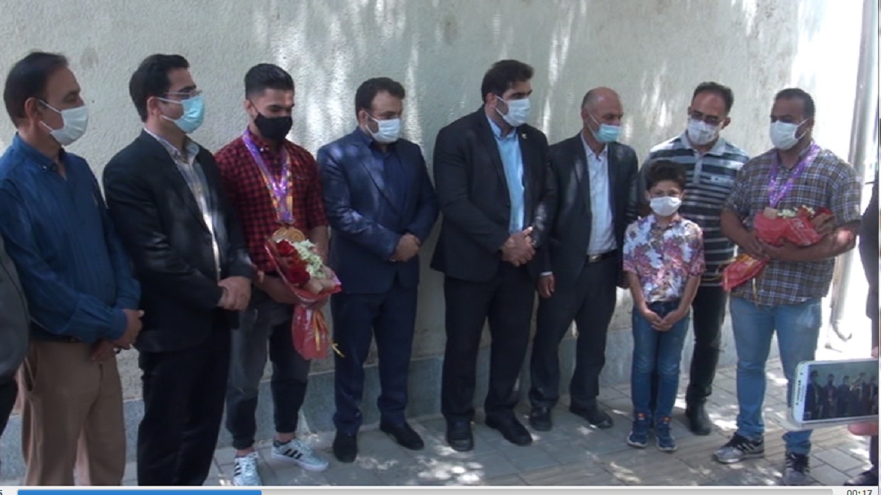 استقبال از مدال آوران استان همدان در مسابقات جهانی پاورلیفتینگ