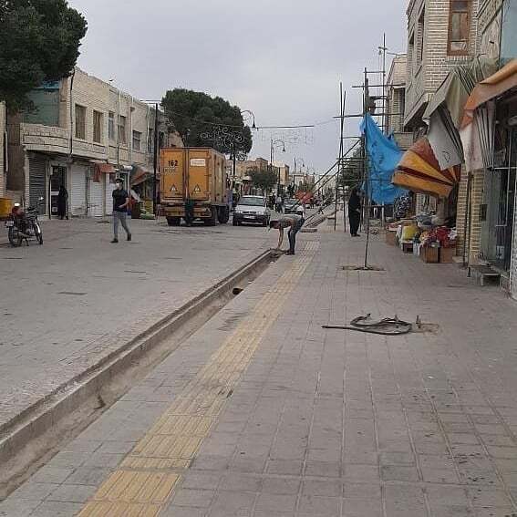 تردد خودروها در پیاده راه امام سمنان صدای شهروندان را درآورد + فیلم و تصاویر