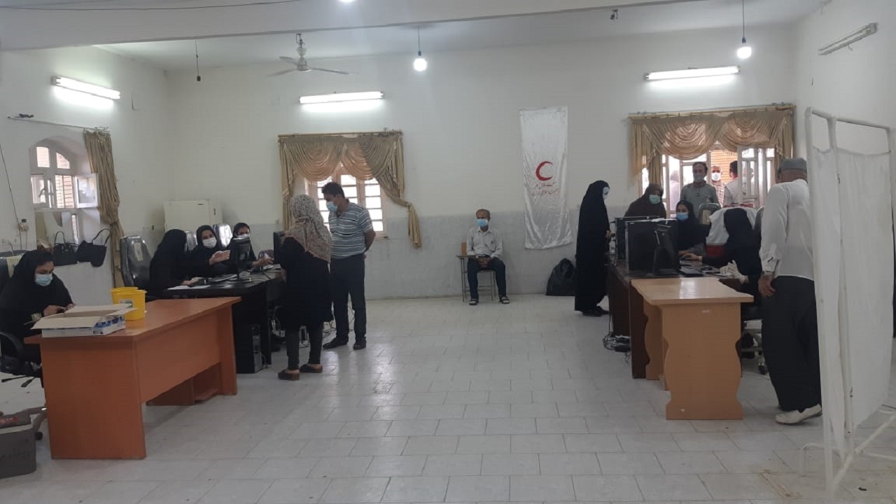 بیش از ۴ هزار نفر در مرکز واکسیناسیون هلال احمر بوشهر واکسن کرونا زده‌اند