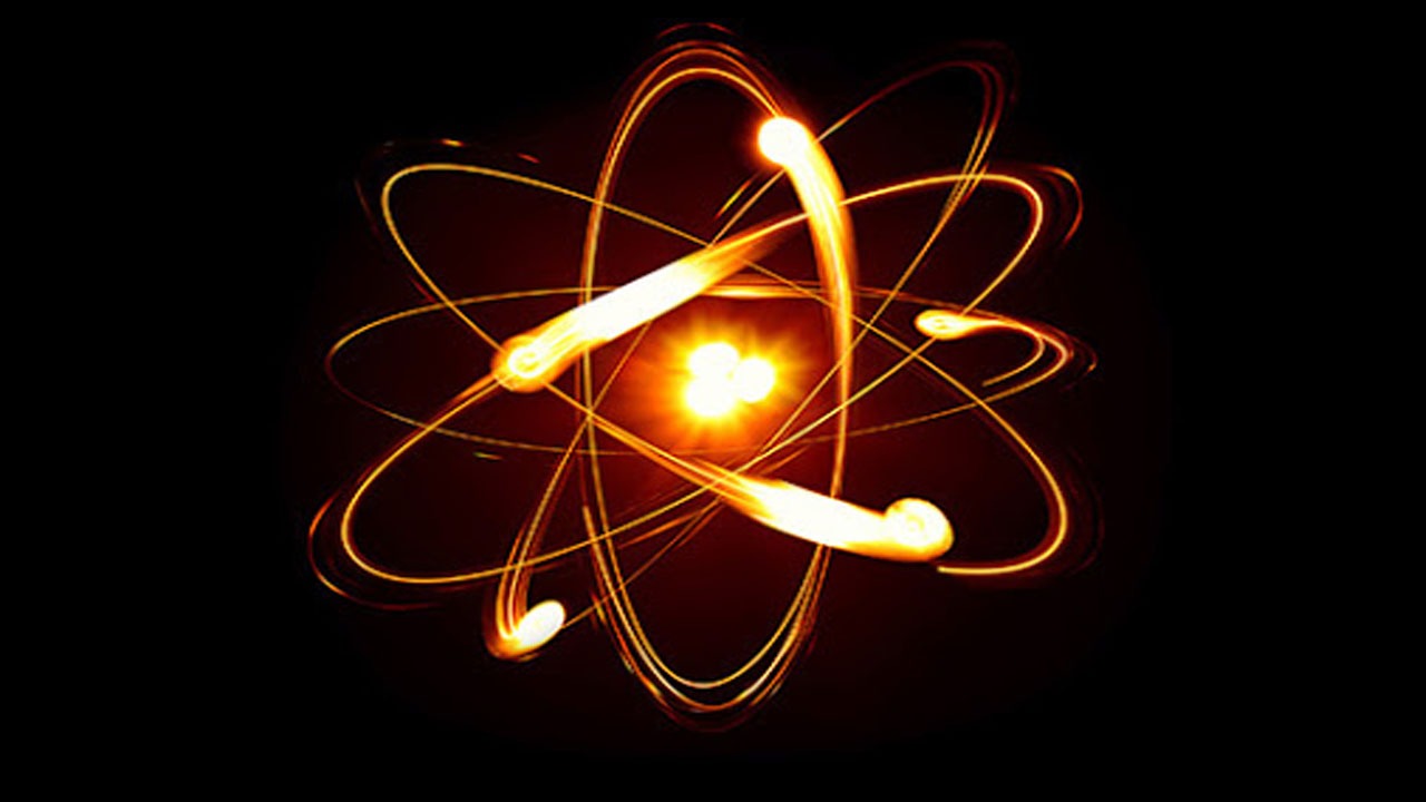 ذرات زیراتم رنگ دارند؟