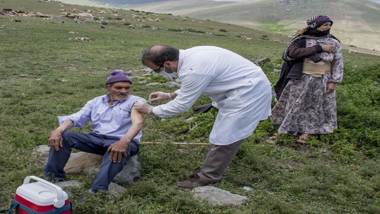 آغاز واکسیناسیون پنج هزار و ۲۰۰ نفر از جمعیت عشایر در برابر کرونا