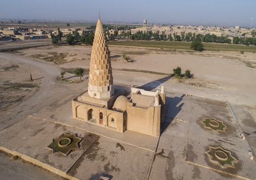  آرامگاه یعقوب لیث صفاری در ده کیلومتری جاده دزفول به شوشتر