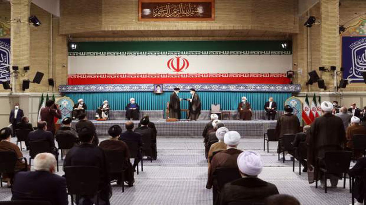 پنج نکته مهم از متن حکم تنفیذ ریاست جمهوری حجت الاسلام رئیسی