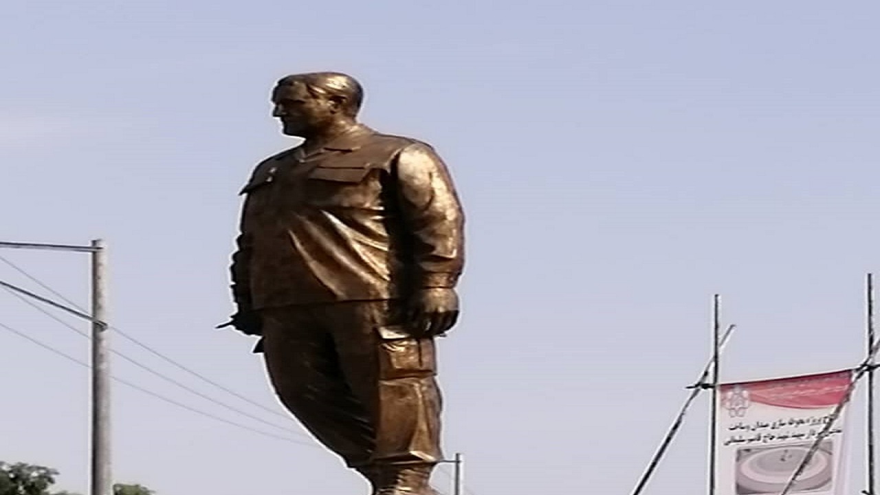 رونمایی از تندیس سردار سلیمانی در بافق