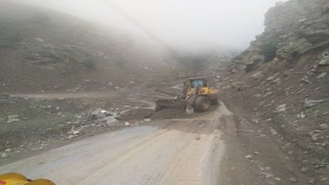بازگشایی راه‌های اصلی بخش بلده نور